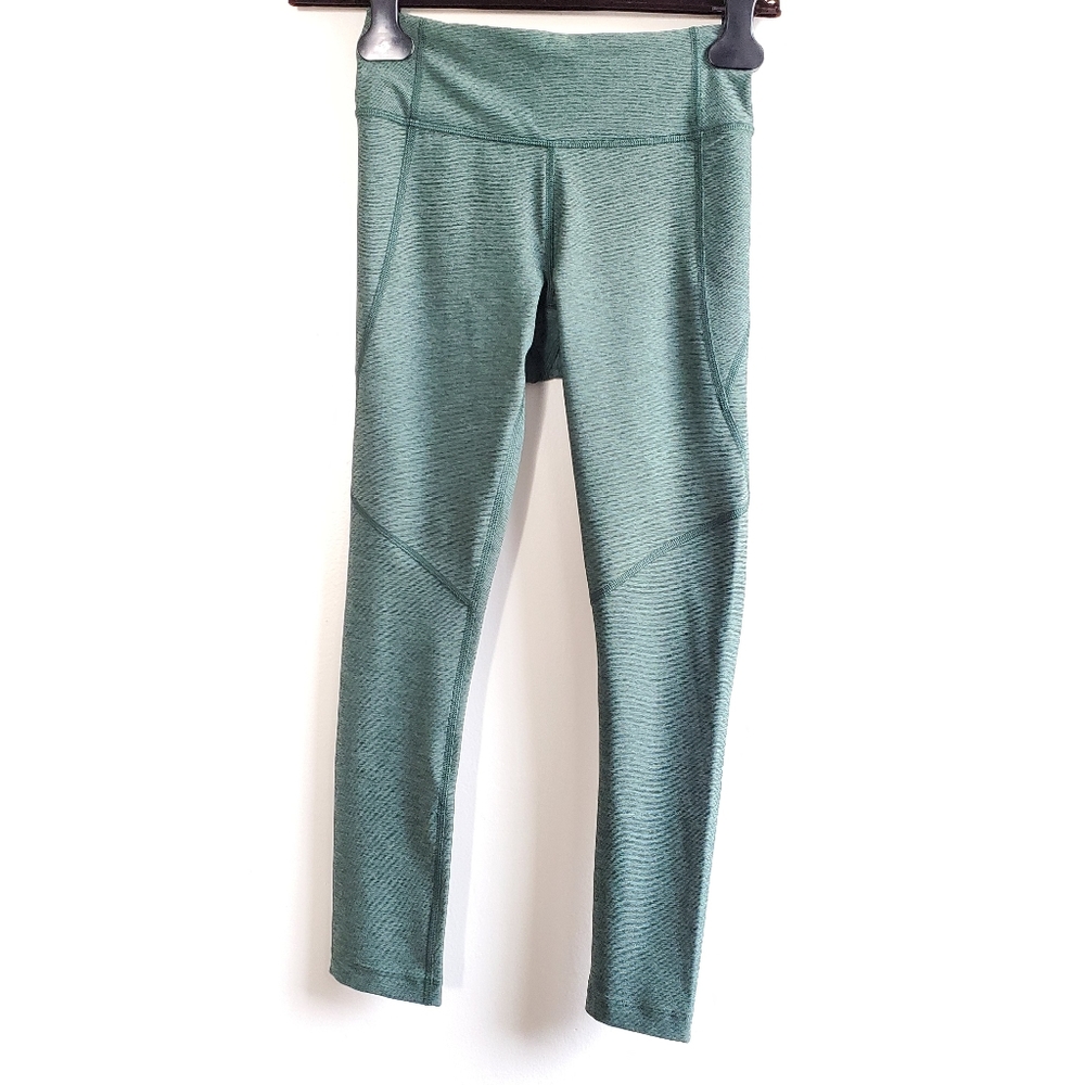 NWT Outdoor Voices 3/4 Warm Up Hunter Leggings - Picture 5 of 7